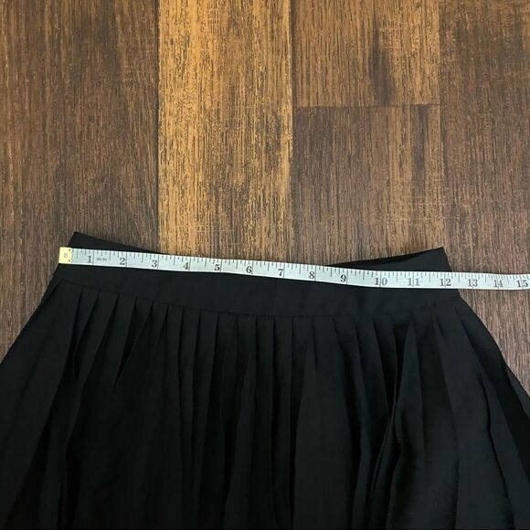 Alice + Olivia Black Pleated Mini Skirt Size27 - Picture 6 of 8